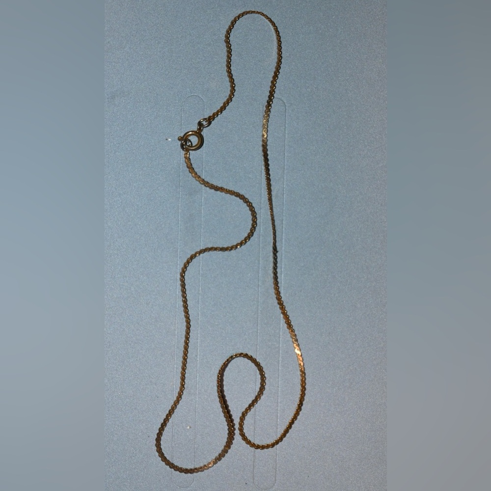 Elegant Gold Chain Necklace